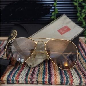Ray-Ban Gold Aviator Sunglasses